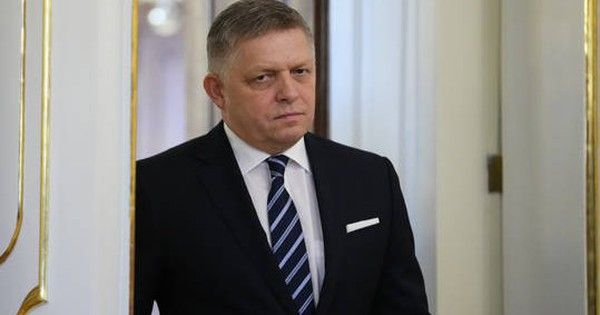 Nóng: Thủ tướng Slovakia Fico 'bị bắn' sau cuộc họp chính phủ