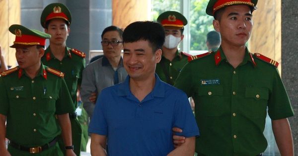 Mẹ và vợ Tổng giám đốc Công ty Việt Á muốn được trả lại hơn 400 tỉ