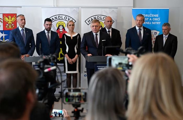 Tình trạng Thủ tướng Slovakia sau vụ ám sát có động cơ chính trị