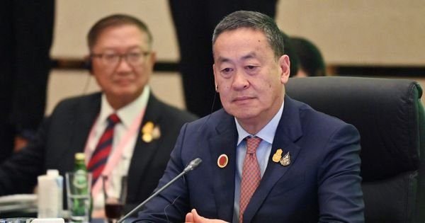 40 thượng nghị sĩ Thái Lan kiến nghị cách chức Thủ tướng Thái Lan Thavisin
