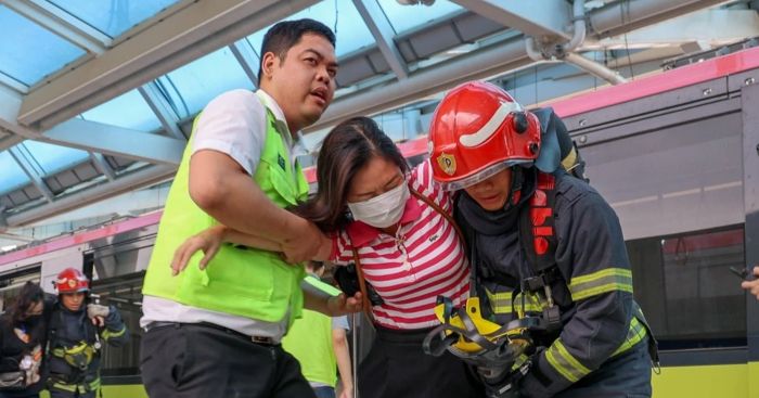 Diễn tập sự cố khẩn cấp tại metro Nhổn - ga Hà Nội