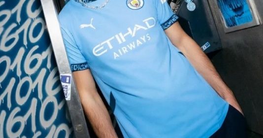 Man City hé lộ tương lai Grealish ngày ra mắt áo đấu mới