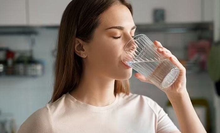 Sáu lý do khiến uống nước có thể giúp bạn giảm cân