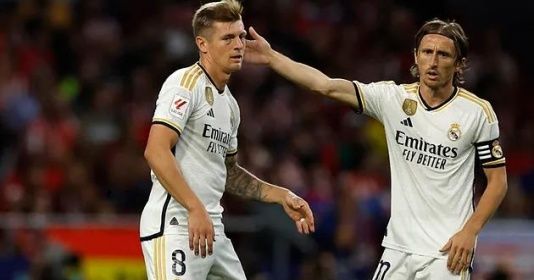 "Bố già" Florentino Perez đích thân giải quyết hợp đồng của Kroos, Modric