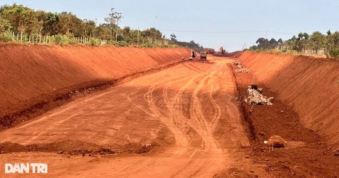 Đắk Lắk "cầu cứu" Bộ TN-MT hướng xử lý hàng triệu m3 đất thải