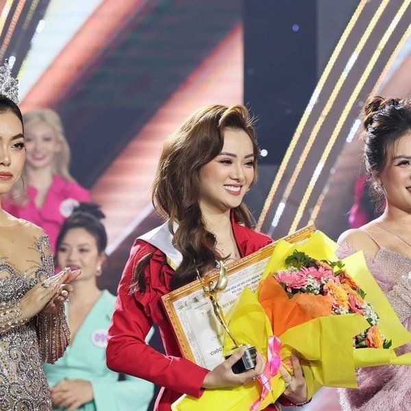 Doanhnhân Nguyễn Thị Mỹ Duyên đăng quang Á hậu 1 Hoa hậu Doanh nhân Quốc gia Việt Nam 2024