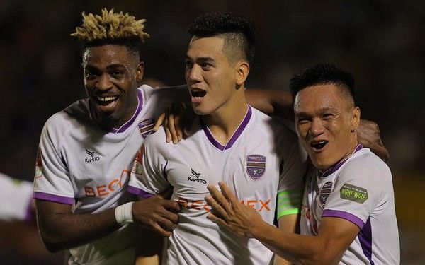 Vòng 19 V.League: Công An Hà Nội thua đậm Becamex Bình Dương