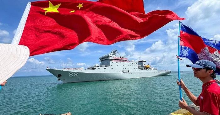Hai tàu chiến Trung Quốc tới Campuchia tập trận