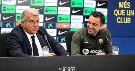 Joan Laporta họp riêng với các giám đốc Barca giữa tin đồn sa thải Xavi