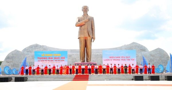 Trưởng Ban Tuyên giáo T.Ư Nguyễn Trọng Nghĩa dự lễ khánh thành tượng đài Bác Hồ ở Phú Quốc