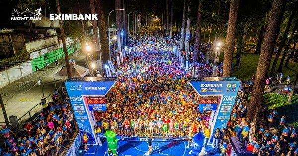 Ho Chi Minh City Night Run Eximbank thành công rực rỡ - lan tỏa tinh thần năng động và 'bứt phá' đến cộng đồng