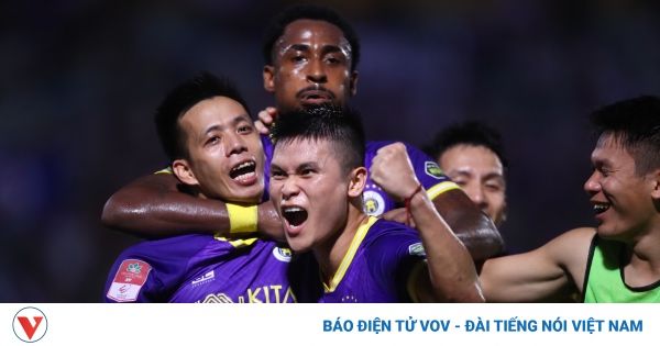 Văn Quyết lập cú đúp, Hà Nội FC ngược dòng thắng Thanh Hóa đầy kịch tính