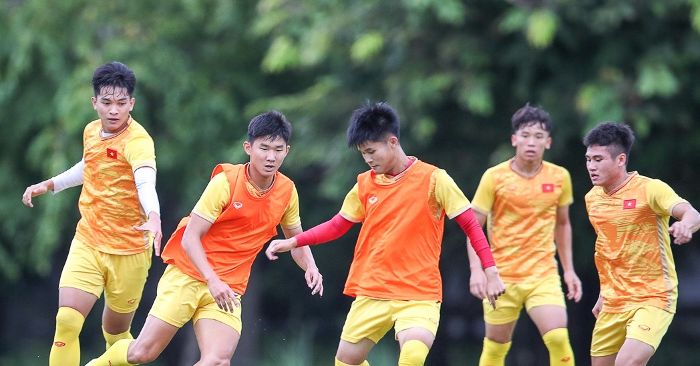 Cầu thủ thi đấu ở giải CH Séc được triệu tập lên U19 Việt Nam