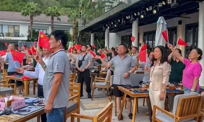 Khánh Hòa: Phạt hành chính công ty cho du khách vẫy cờ Trung Quốc tại sự kiện du lịch