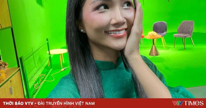 Concert ở quê nhà của Mỹ Tâm cháy vé, Hoa hậu H'Hen Niê gặp "sự cố"