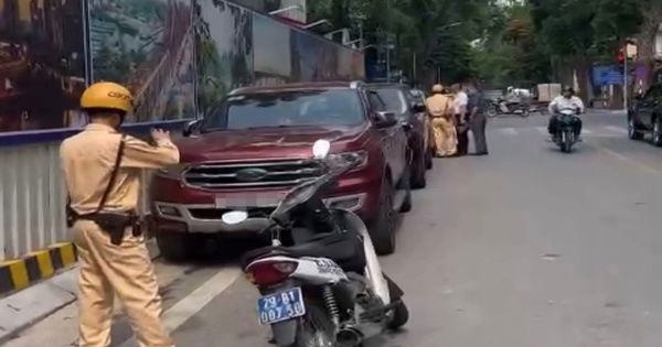Nhiều trường hợp dừng đỗ xe sai quy định ở Hà Nội bị xử lý bằng cách này?