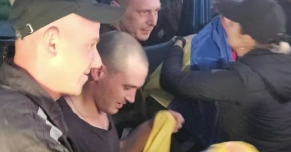 Nga trao trả cho Ukraine hàng chục binh sĩ bị bắt trong cuộc tử thủ Mariupol