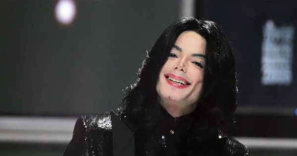 Michael Jackson nợ hơn 500 triệu USD vào thời điểm qua đời