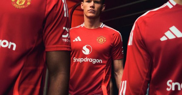 Snapdragon chính thức xuất hiện trên áo đấu của Man United