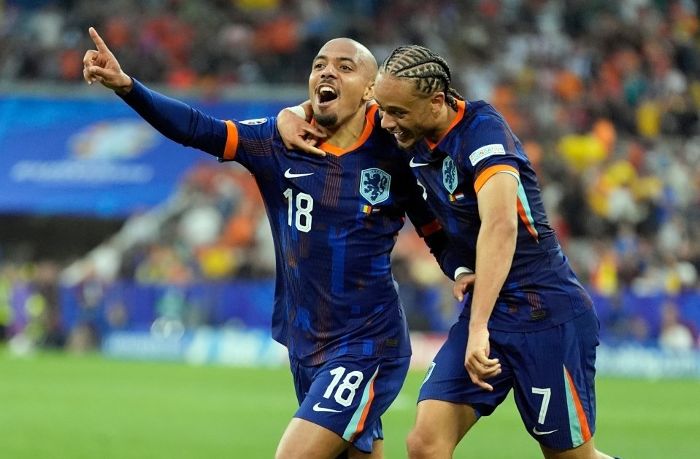 'Lốc da cam' Hà Lan vào tứ kết EURO sau 16 năm chờ đợi