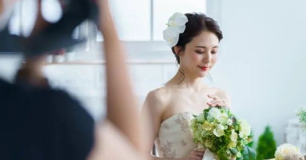 Sống độc lập, yêu thương bản thân, các cô gái Nhật Bản tự làm đám cưới với chính mình